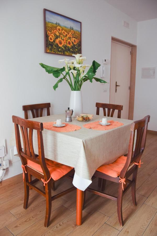 Casa Viola -Locazione Breve Apartment Polignano a Mare Bagian luar foto